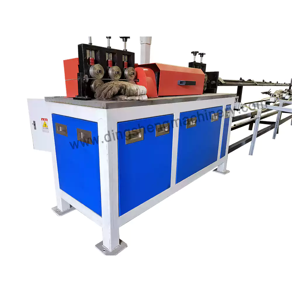 machine à couper et à boucler le fil
